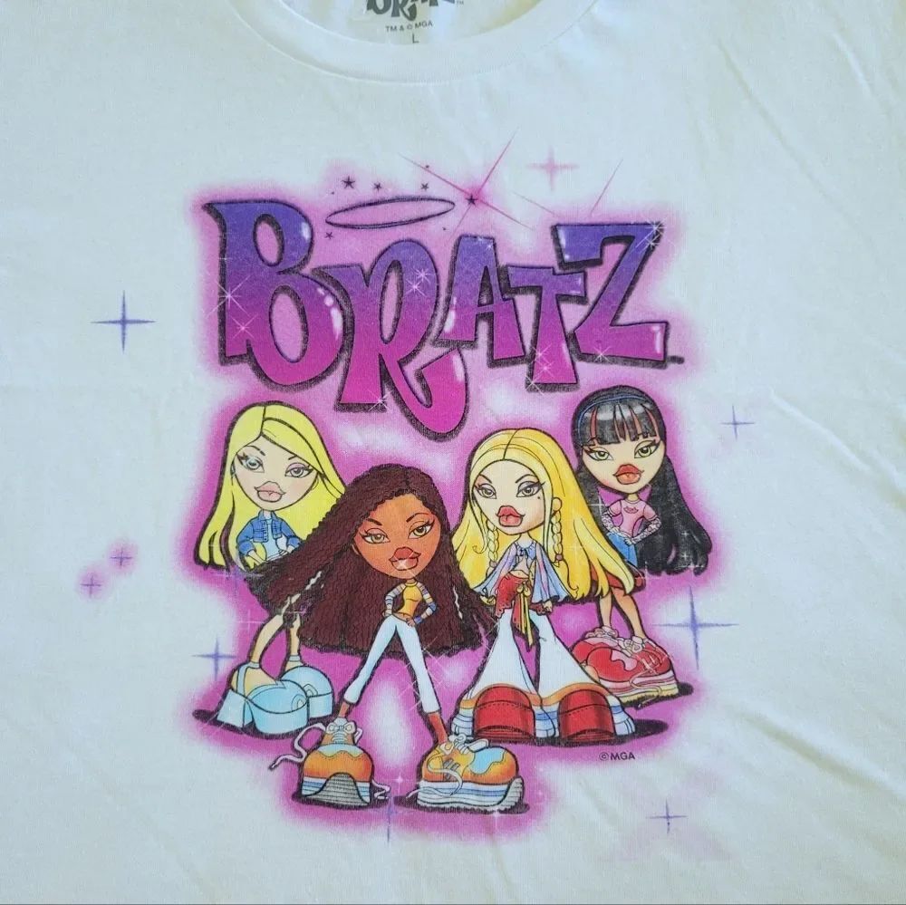 BRATZ Airbrush Graffiti Graphic Tee👕 - NWOT - Picture 3 of 12